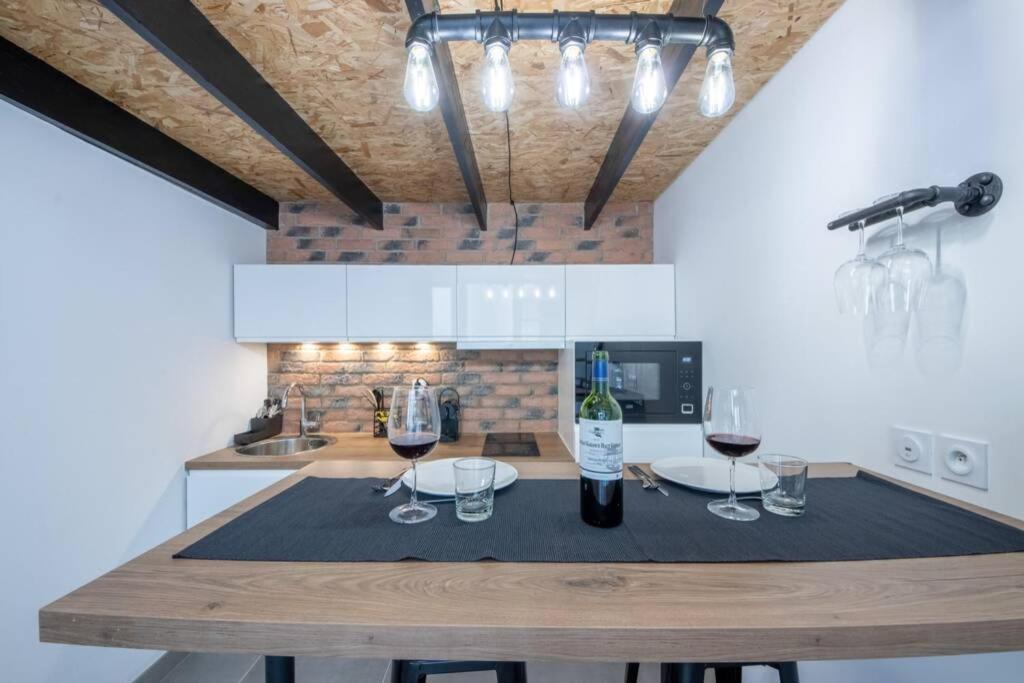 L'industriel Agenais - Appart'hotel - Clim - Netflix - Parking Gratuit - Nestor & Margot Apartment Agen